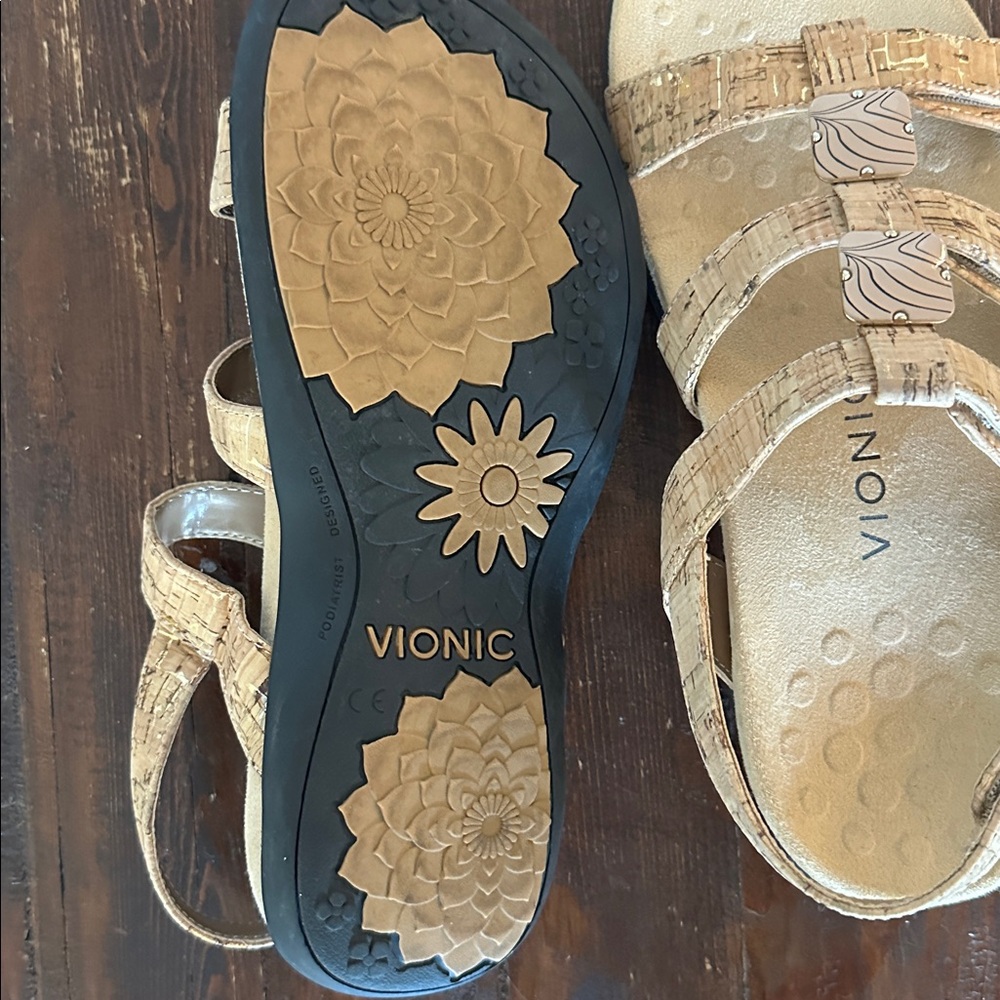 Vionic Amber Sandals 8 - Picture 2 of 3